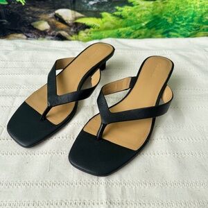 Madewell The Irene  thong sandal size 9 BRAND NEW without tags.